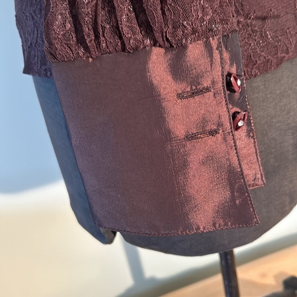 Svetlana size 10 brown polyester and lace long sleeve blouse with detached cami - Picture 6 of 17